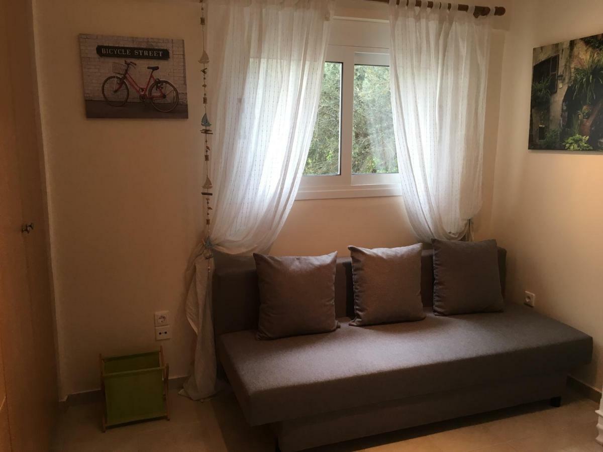 Lovely Appartments Lygia Korinthias Ligia  エクステリア 写真